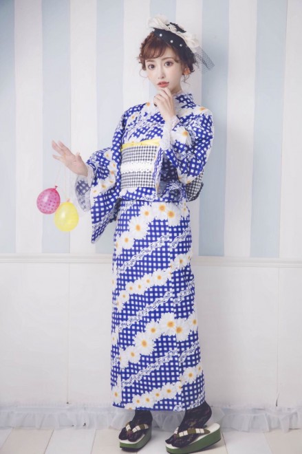 ���ЃA�p�����u�����h�uwhip bunny�v�Ő����≺�����v���f���[�X���Ă��閾���ԃL����