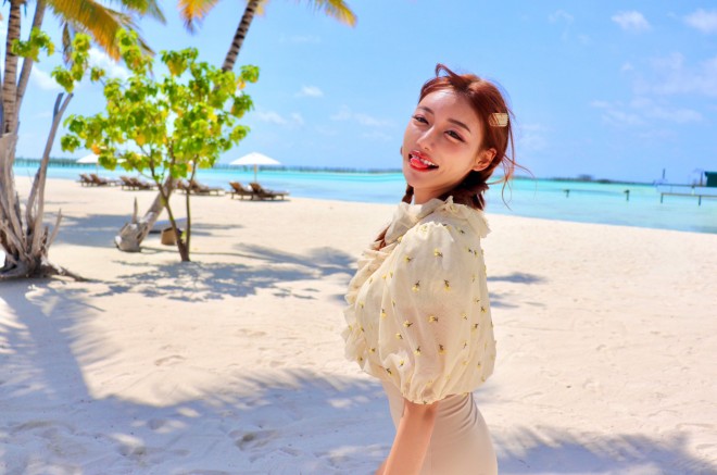 ���ЃA�p�����u�����h�uwhip bunny�v�Ő����≺�����v���f���[�X���Ă��閾���ԃL����