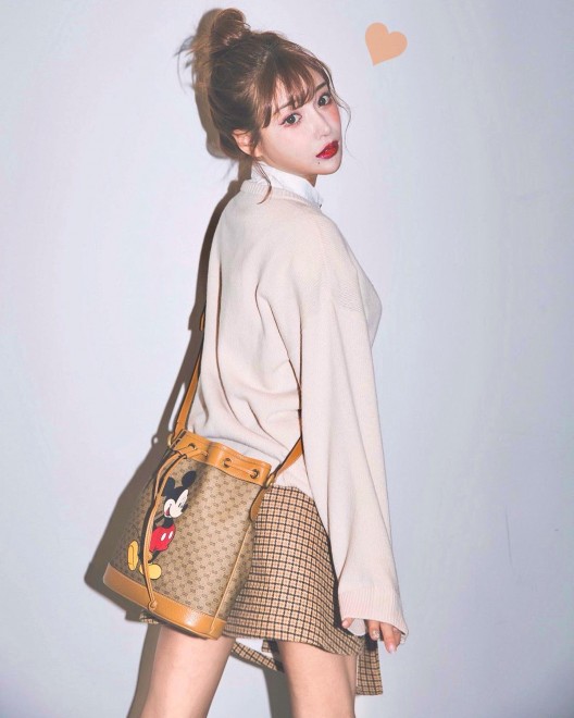 ���ЃA�p�����u�����h�uwhip bunny�v�Ő����≺�����v���f���[�X���Ă��閾���ԃL����