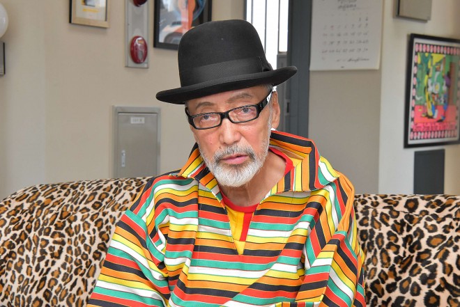 �C���^�r���[���󂯂�e���[�ɓ�