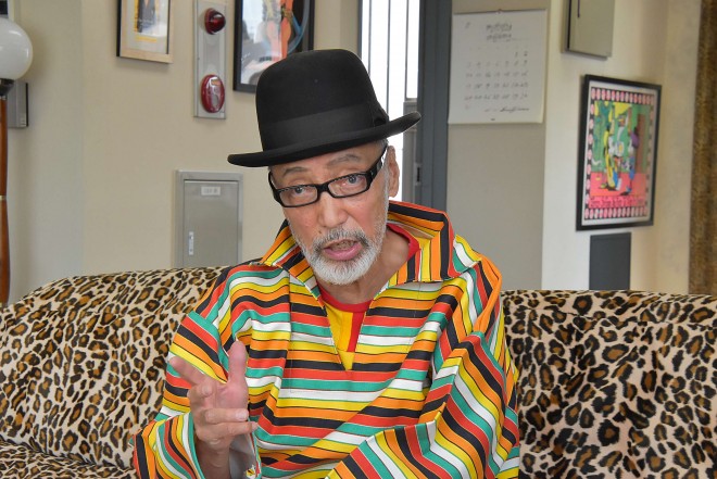 �C���^�r���[���󂯂�e���[�ɓ�