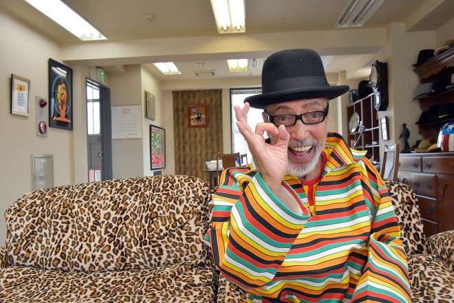 �C���^�r���[���󂯂�e���[�ɓ�