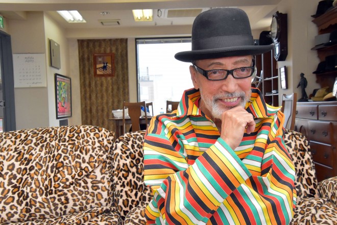 �C���^�r���[���󂯂�e���[�ɓ�