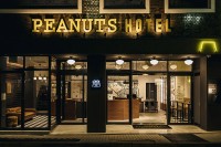 uPEANUTS HOTELviCj2020 Peanuts Worldwide LLC