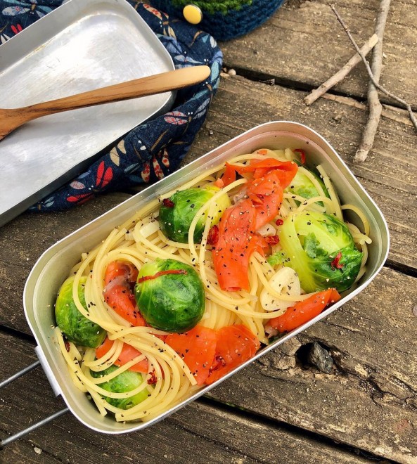 �t�̐H�ނ��g���āw��L���x�c�ƃT�[�����̃p�X�^�x