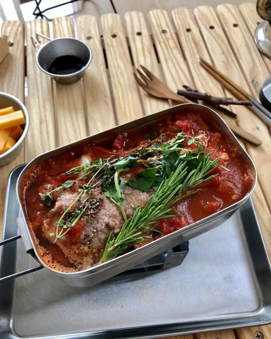 �R�N�̂���X�[�v���t�����X�p���ɂ����Ղ���ݍ��܂��ĐH�ׂ���