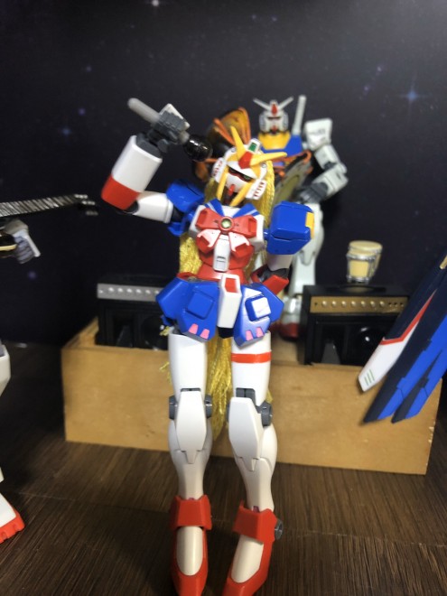 �o���h�uG_DAMs�v�̃����o�[�Љ�ł��B�{�[�J���̃x���m�@1/4��