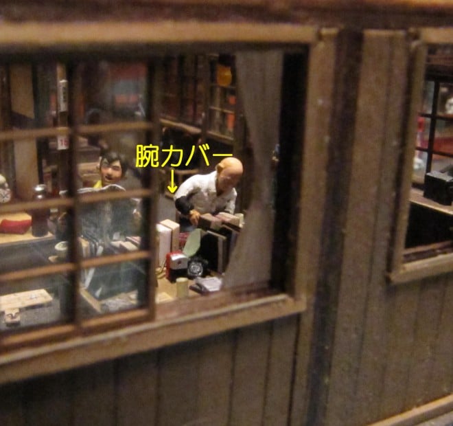 �y�S���͌^�ɏd�ʊ������߂Ď��R�����g�z�c��Ă⍕���r�J�o�[���������Ȃ��Ȃ�܂����B�H�Ɍ�������ƁA�������������ݏグ�Ă��܂��ˁB