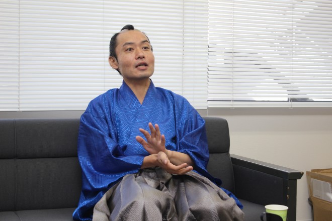 �C���^�r���[�ɐ^���ɓ����邨�������