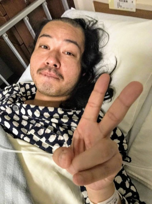 ���Ȃ�����A�J�����Ƀs�[�X�T�C������|�l��