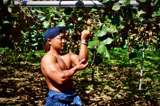 �L�E�C�ɔe�C�𒍓�����}�b�`��