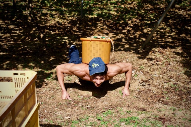 �L�E�C�ŋ؃g��