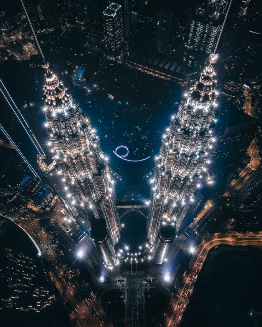 ���z�I�ȃc�C���^���[�i�}���[�V�A�j