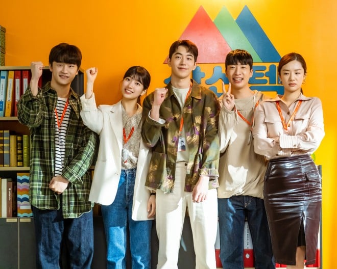  Netflix�I���W�i���V���[�Y�w�X�^�[�g�A�b�v: ���̔��x�Ɛ�z�M��