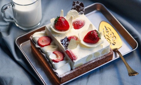 Soyon�������̗F�l�ɑ������o�[�X�f�[�P�[�L