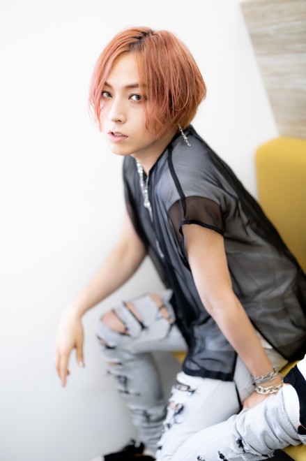 蒼井翔太を導いた3人のアーティスト 思春期 しんどいトンネルの中で歌声がくれた光 Oricon News 蒼井翔太を導いた3人のアーティスト 思春期 しんどいトンネルの中で歌声がくれた光 Oricon News