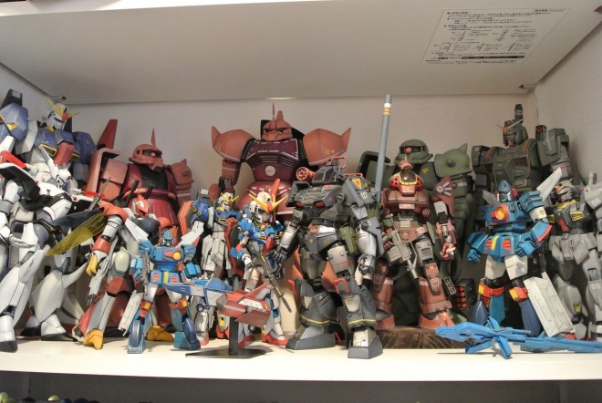 ガンプラ模型製作用品 セット 多数 アニメで観た「Zガンダム」を“近所の模型屋の展示”風に再現 「ガンダム