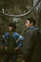 Netflixシリーズ『D.P. −脱走兵追跡官−』独占配信中