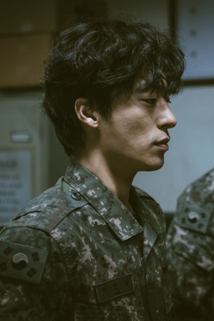 Netflix�V���[�Y�wD.P. �|�E�����ǐՊ��|�x�Ɛ�z�M��