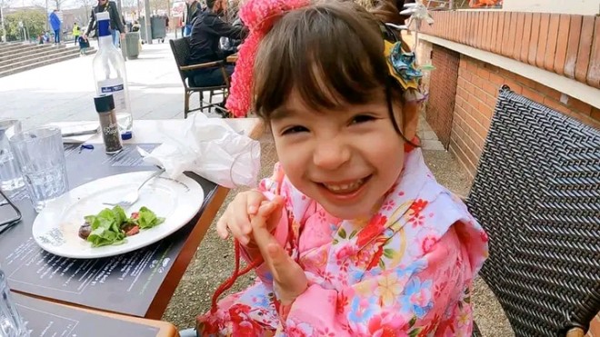 天使キッズ 4才のハーフ美少女が晴れ着でお出かけ 初めて着物を見たフランス人の反応 に440万再生 可愛いは万国共通 Oricon News