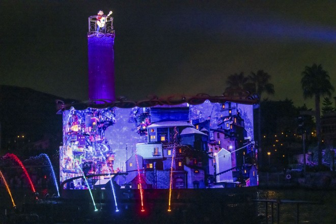 �f�B�Y�j�[�^�s�N�T�[�f��w�������o�[�E�~�[�x�̃p�[�g