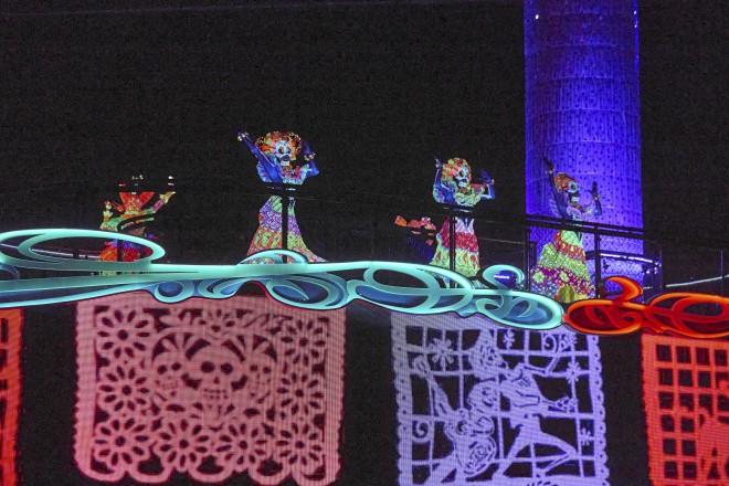 �f�B�Y�j�[�^�s�N�T�[�f��w�������o�[�E�~�[�x�̃p�[�g