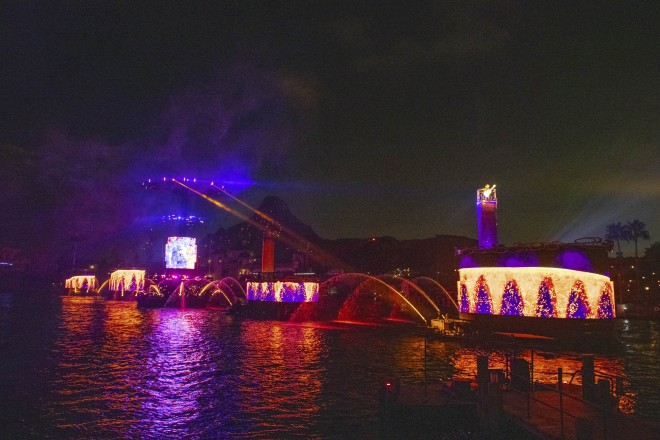 �f�B�Y�j�[�^�s�N�T�[�f��w�������o�[�E�~�[�x�̃p�[�g