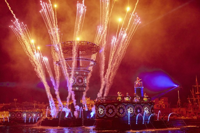 �f�B�Y�j�[�^�s�N�T�[�f��w�������o�[�E�~�[�x�̃p�[�g