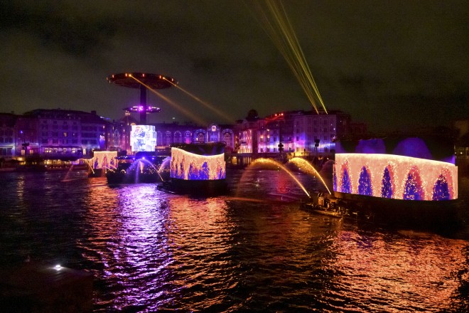 �f�B�Y�j�[�^�s�N�T�[�f��w�������o�[�E�~�[�x�̃p�[�g