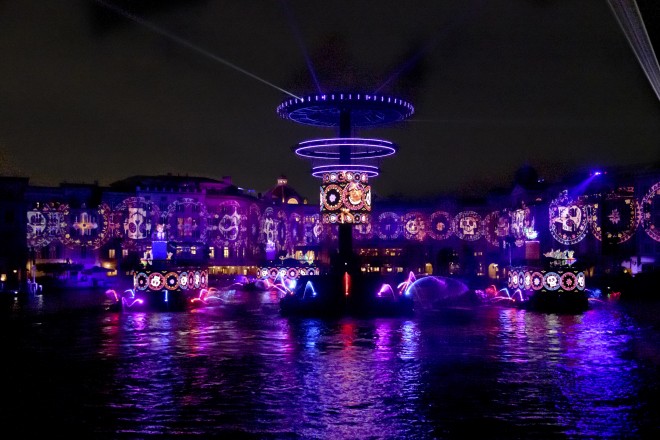 �f�B�Y�j�[�^�s�N�T�[�f��w�������o�[�E�~�[�x�̃p�[�g