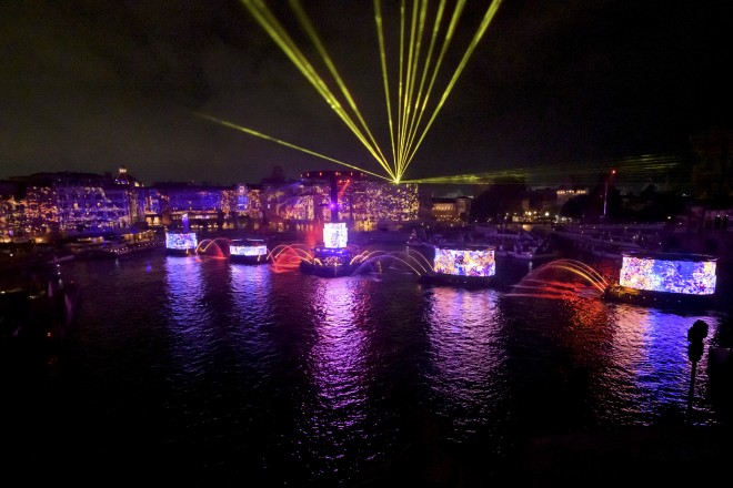 �f�B�Y�j�[�^�s�N�T�[�f��w�������o�[�E�~�[�x�̃p�[�g