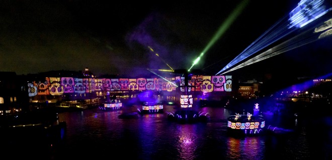 �f�B�Y�j�[�^�s�N�T�[�f��w�������o�[�E�~�[�x�̃p�[�g