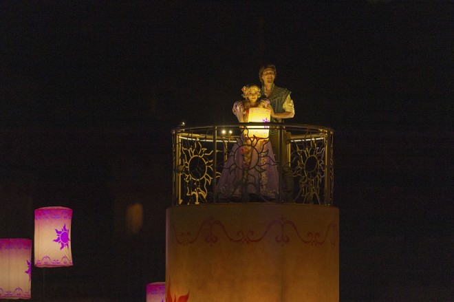 �f�B�Y�j�[�f��w���g���E�}�[���C�h�x���w���̏�̃��v���c�F���x���w�A���W���x�̃p�[�g