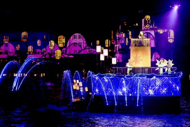 �f�B�Y�j�[�f��w���g���E�}�[���C�h�x���w���̏�̃��v���c�F���x���w�A���W���x�̃p�[�g