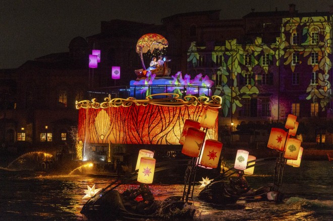 �f�B�Y�j�[�f��w���g���E�}�[���C�h�x���w���̏�̃��v���c�F���x���w�A���W���x�̃p�[�g