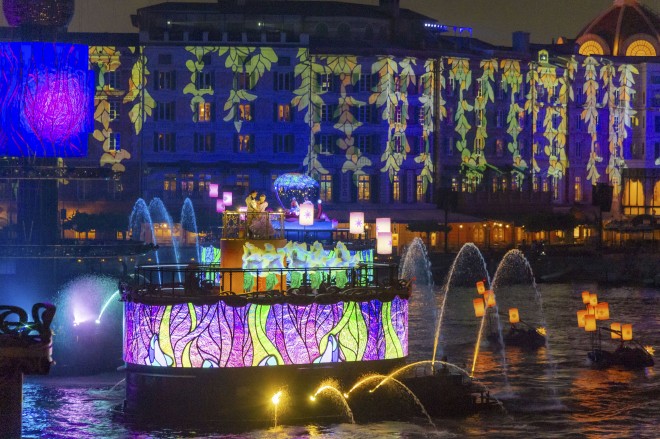 �f�B�Y�j�[�f��w���g���E�}�[���C�h�x���w���̏�̃��v���c�F���x���w�A���W���x�̃p�[�g