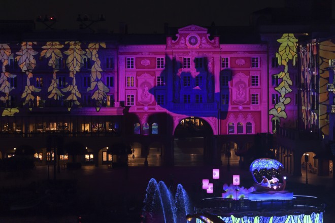 �f�B�Y�j�[�f��w���g���E�}�[���C�h�x���w���̏�̃��v���c�F���x���w�A���W���x�̃p�[�g