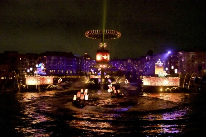 �f�B�Y�j�[�f��w���g���E�}�[���C�h�x���w���̏�̃��v���c�F���x���w�A���W���x�̃p�[�g