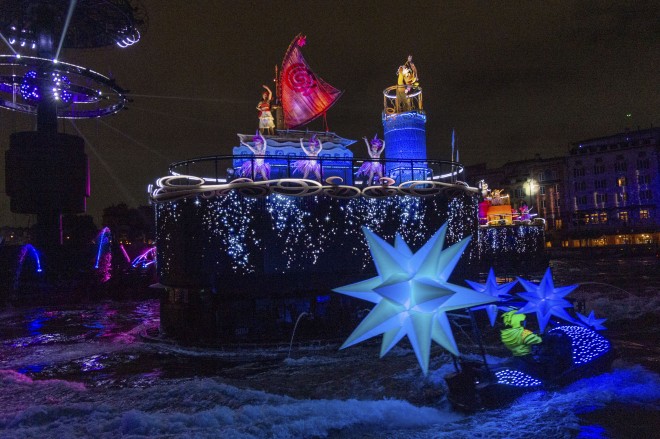 �w�r���[���I�`�V�[�E�I�u�E�h���[���X�`�x�t�B�i�[�� �iC�jDisney