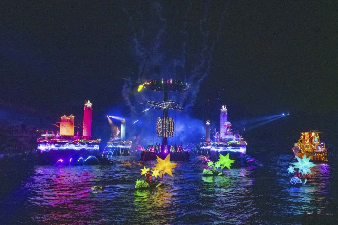 �w�r���[���I�`�V�[�E�I�u�E�h���[���X�`�x�t�B�i�[��