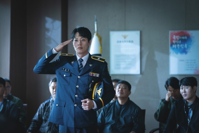 �w�t�@�[�X�g�E���X�|���_�[�Y �ً}�o���`�[���x�f�B�Y�j�[�v���X �X�^�[�Ɛ�z�M�� �iC�j2022 Disney and its related entities