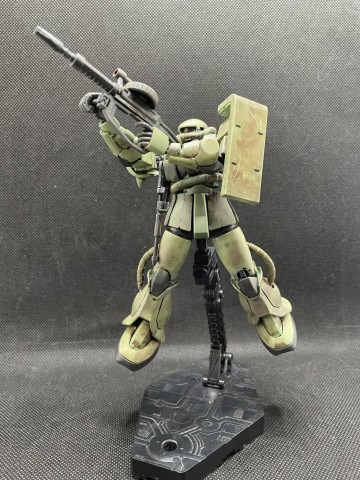 『カッコよく汚したザク』　制作／BB58氏の息子・ぷーすけ君 画像提供／BB58氏　（C）創通・サンライズ