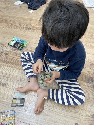 BB58氏の息子・ぷーすけ君の制作風景 画像提供／BB58氏　（C）創通・サンライズ