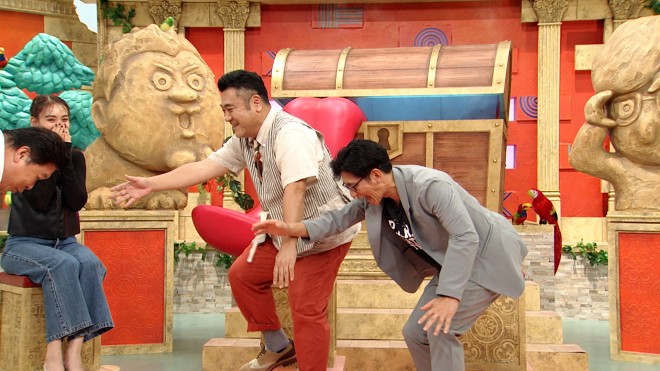 �A���^�b�`���u����MC�𖱂߂�w�Ђ炯�I�p���h���̔� �A���^�b�`���u��TV�x�i���T�Ηj ��9�F00�^�J���e���E�t�W�e���r�n�j