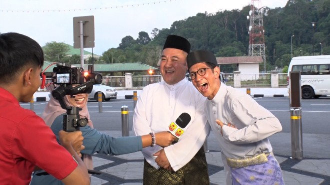 �A���^�b�`���u����MC�𖱂߂�w�Ђ炯�I�p���h���̔� �A���^�b�`���u��TV�x�i���T�Ηj ��9�F00�^�J���e���E�t�W�e���r�n�j