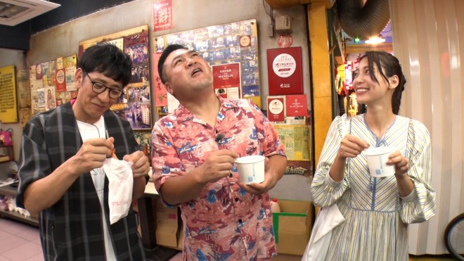 �A���^�b�`���u����MC�𖱂߂�w�Ђ炯�I�p���h���̔� �A���^�b�`���u��TV�x�i���T�Ηj ��9�F00�^�J���e���E�t�W�e���r�n�j