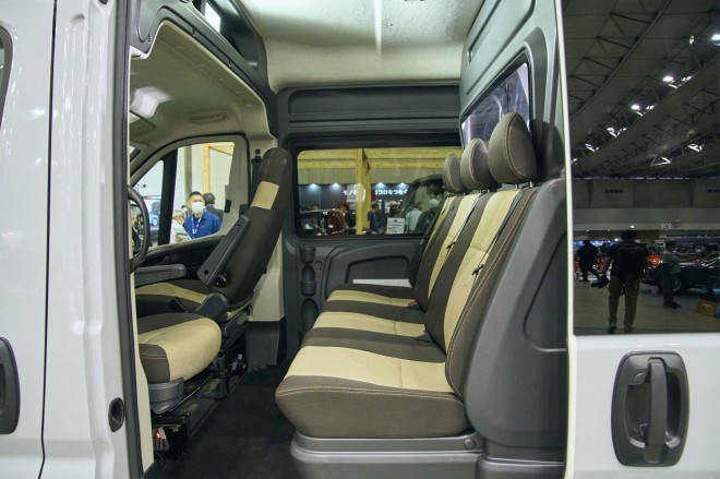 �z���C�g�n�E�X�wFIAT DUCATO�x�@�B�e�^���⑏