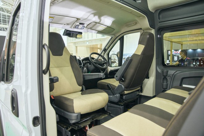 �z���C�g�n�E�X�wFIAT DUCATO�x�@�B�e�^���⑏