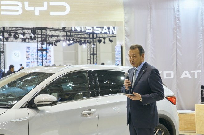 BYD�I�[�g�W���p���v���X�J���t�@�����X�̗l�q�i�ʐ^�͑�\������В��̓������������j�@�B�e�^���⑏