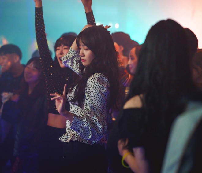 NetflixV[YwLOEUEhxƐzM